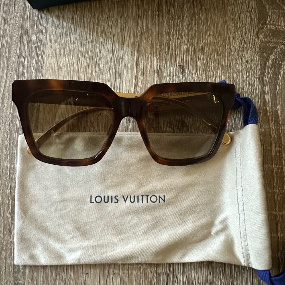 Louis Vuitton Brown Oversized Sunglasses with Gradient Lenses